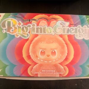 The Kins Women's White Accessory Box Set